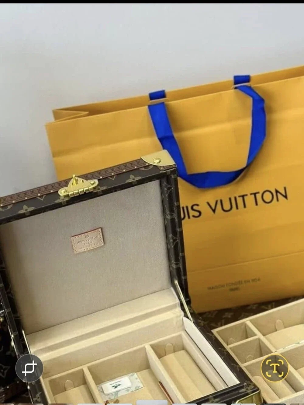 Louis Vuitton Monogram Tan , Brown  and Gold Jewelry Case. INDISTIGUISHABLE 👍
